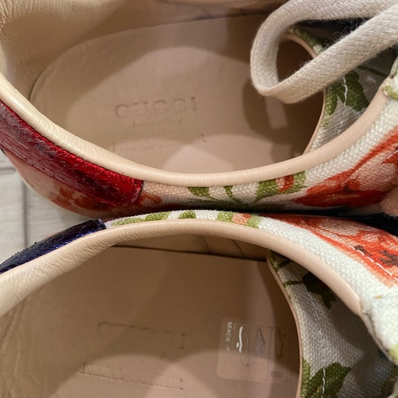 Gucci Floral Canvas Sneakers.  38.5 - Picture 6 of 7